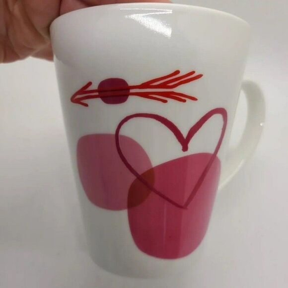Retired Starbucks 2016 Valentine's Day  Coffee Cup Mug Heart Arrow Design 12‎ oz - Picture 2 of 4